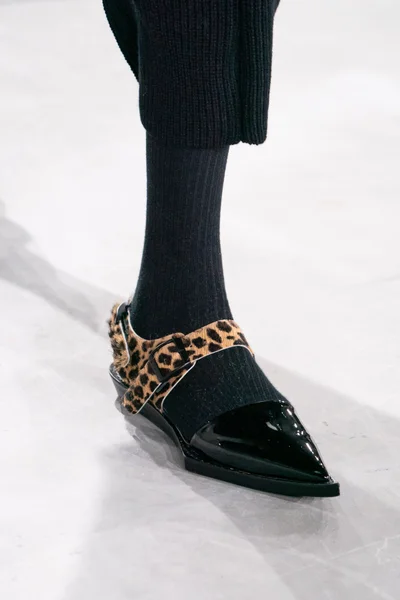 Look 50